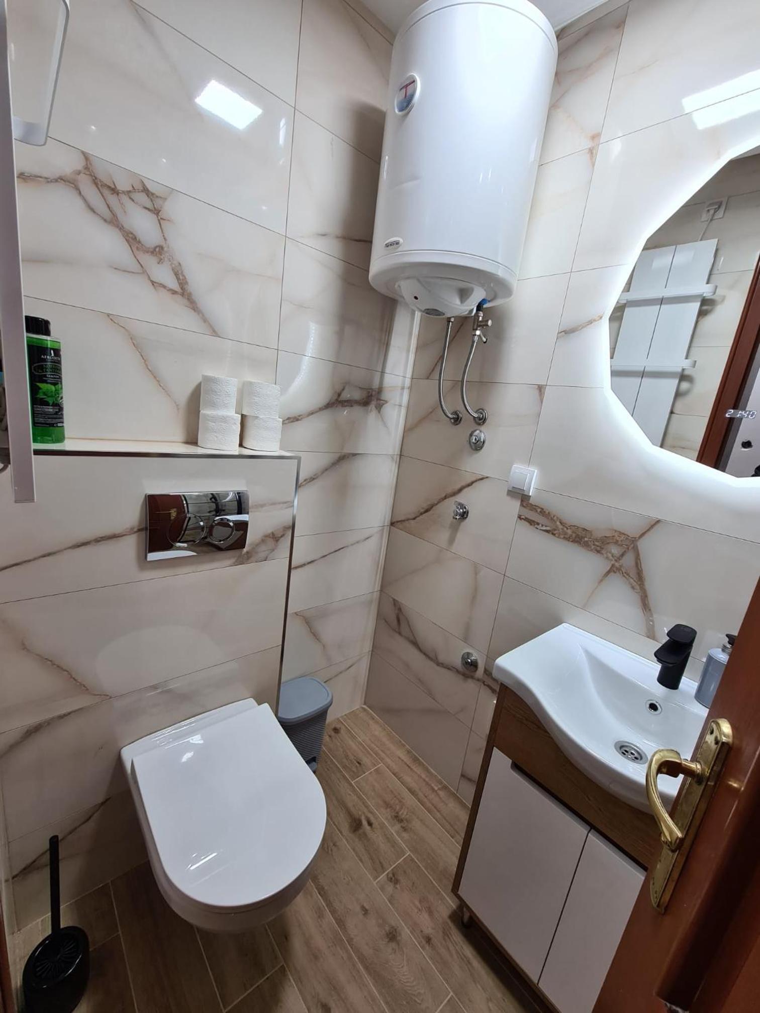 Apartmani Central & Free parking view 4