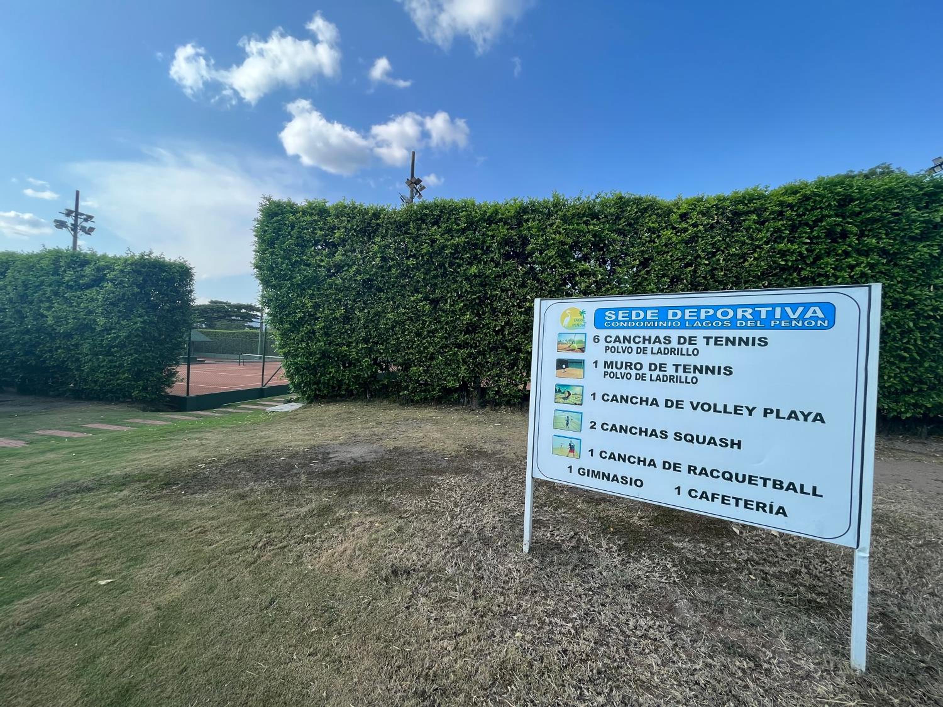 Casa Campestre en Condominio Lagos Del Peñon