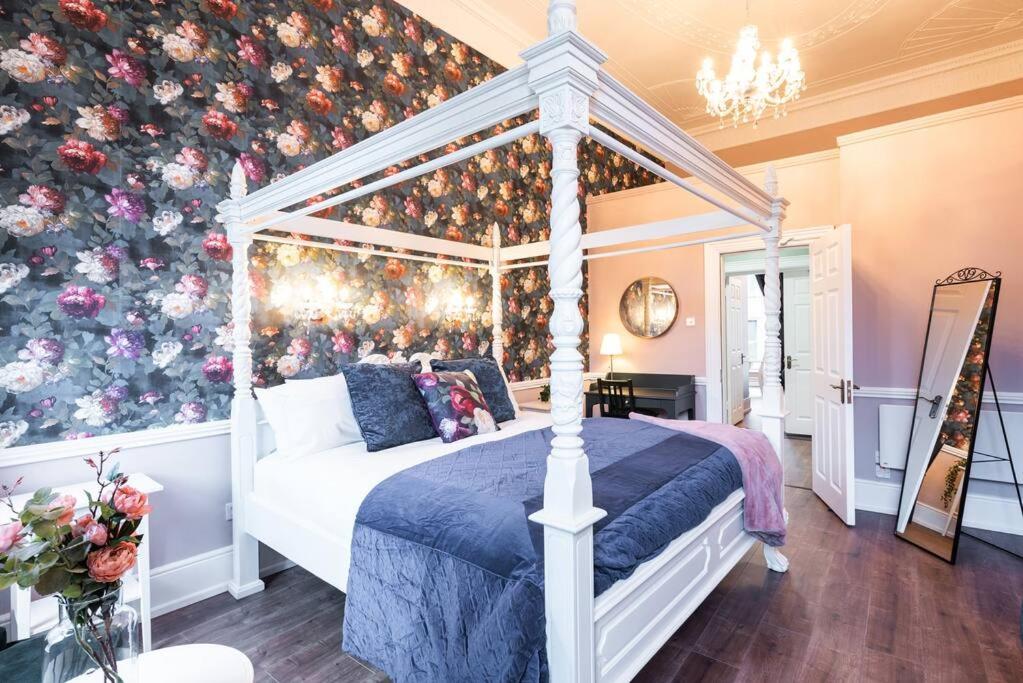4 Poster Luxury Georgian Apartment