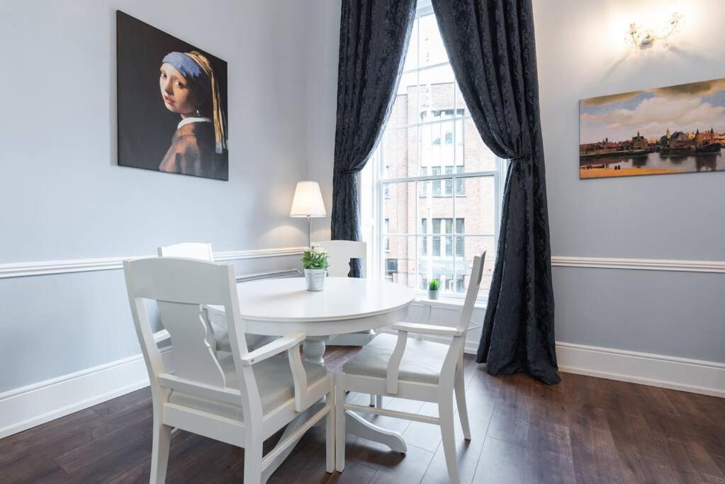4 Poster Luxury Georgian Apartment