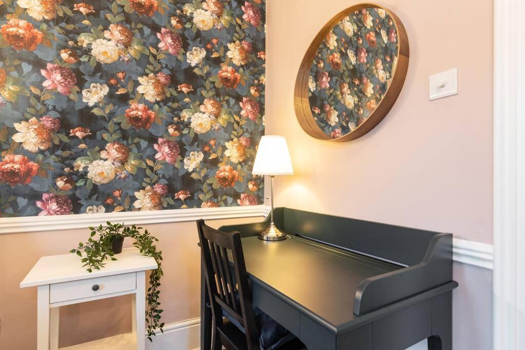 4 Poster Luxury Georgian Apartment
