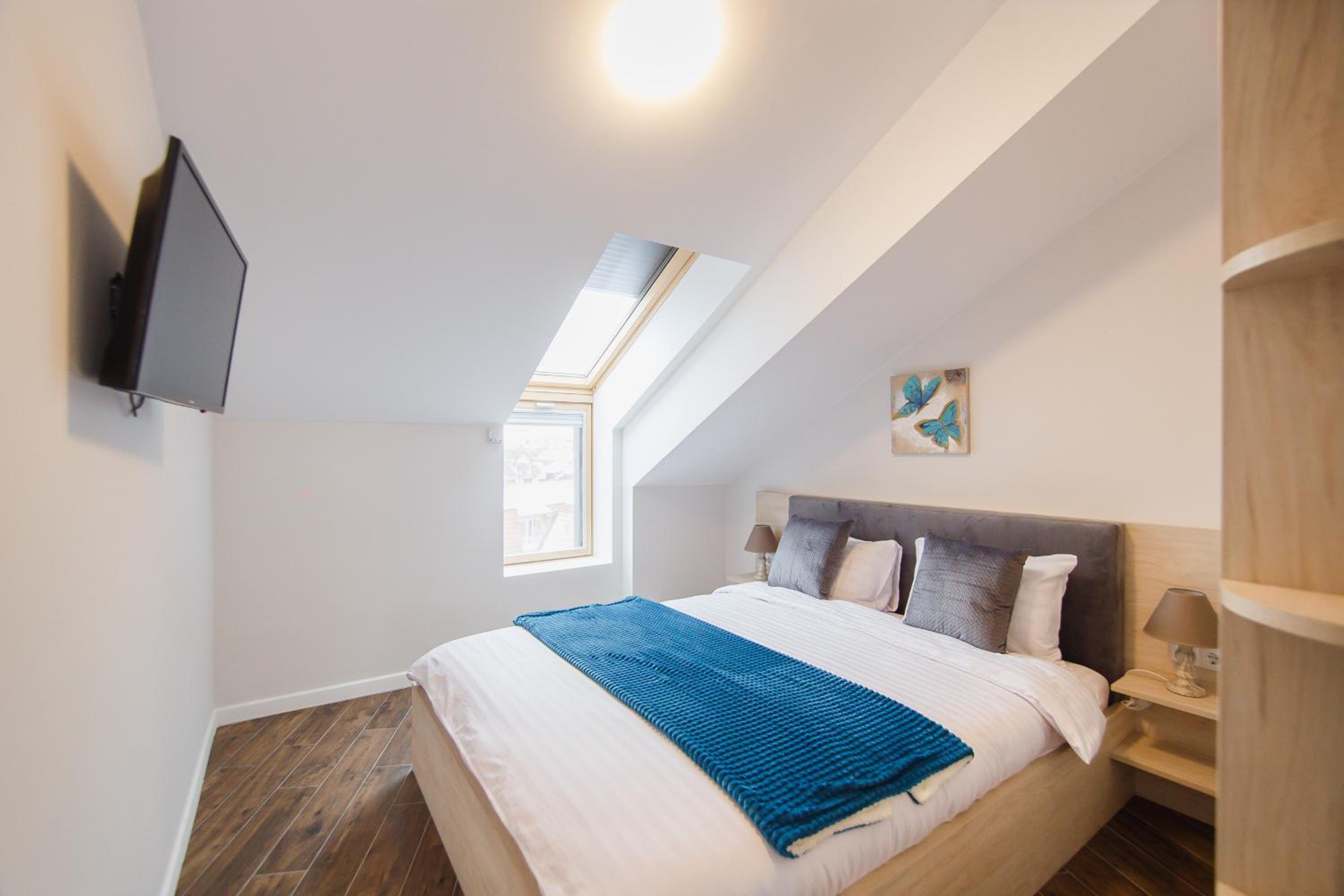 Skylight Loft near City Center view 5