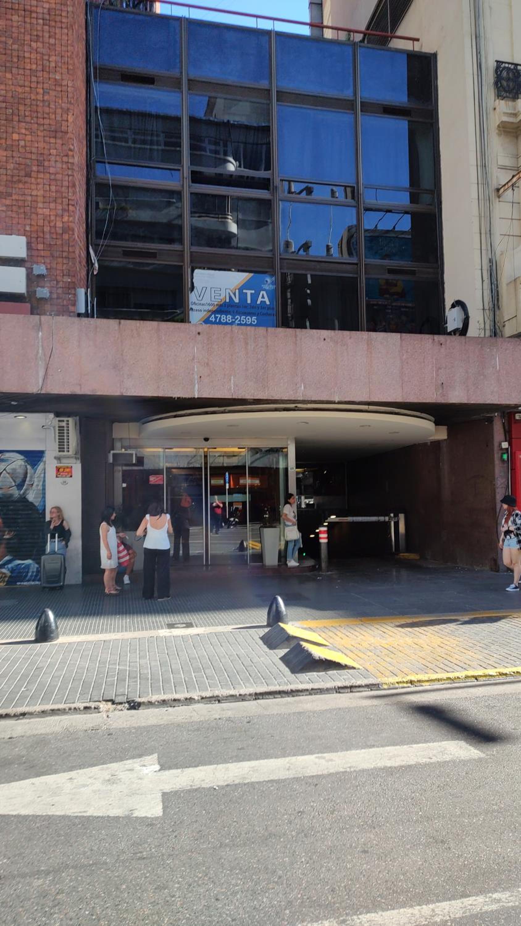 Depto. Corrientes 820, a metros del Obelisco