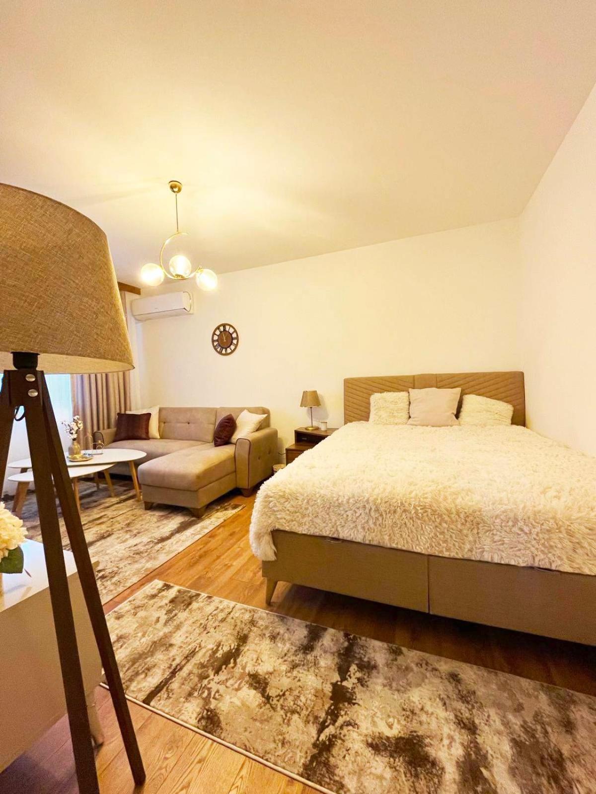 Central Apartment near the Park