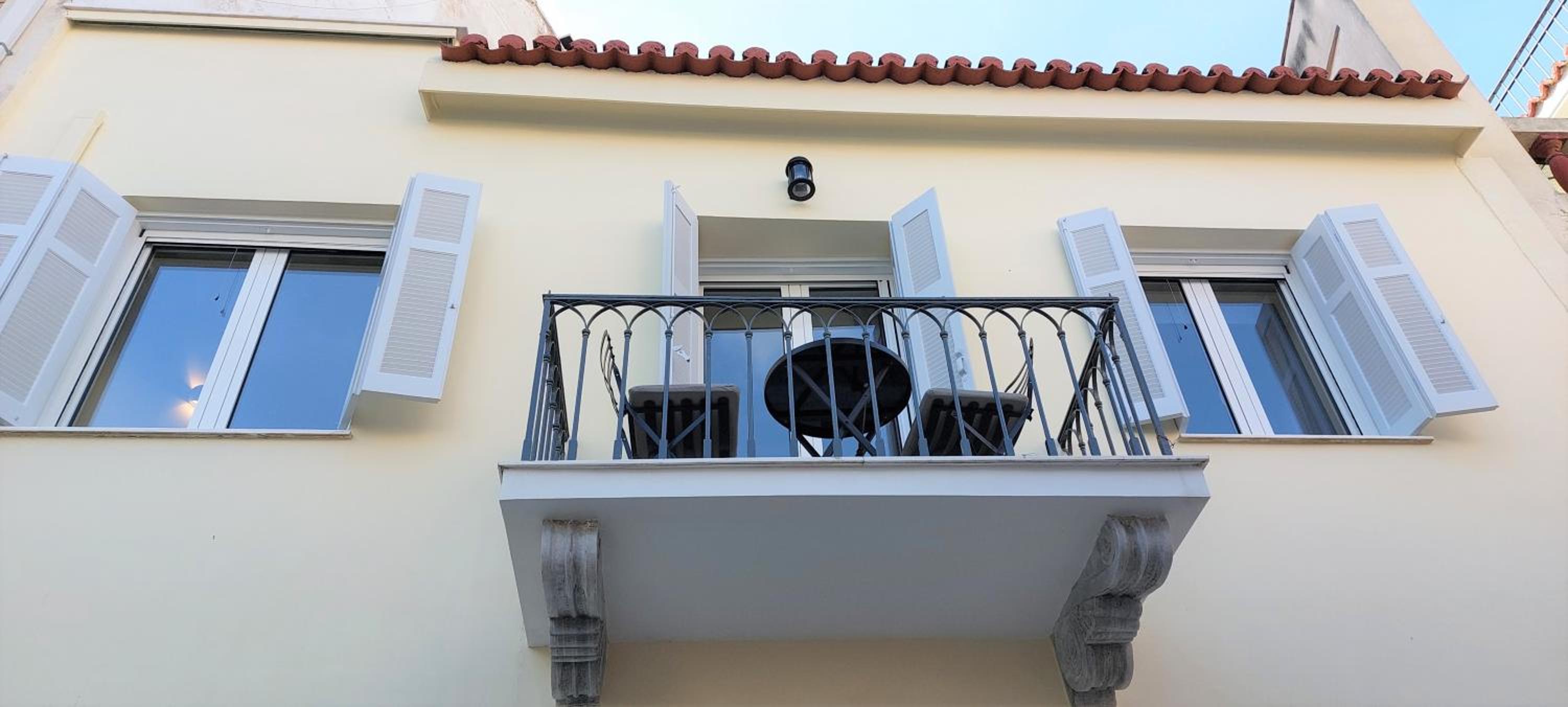 Athens Plaka Family Suites