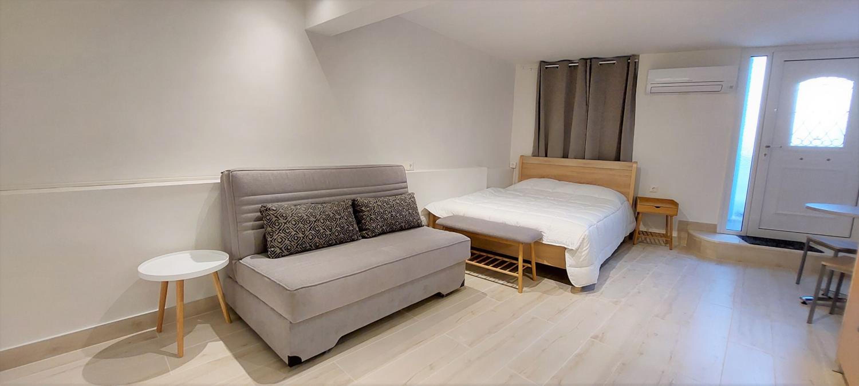 Athens Plaka Family Suites