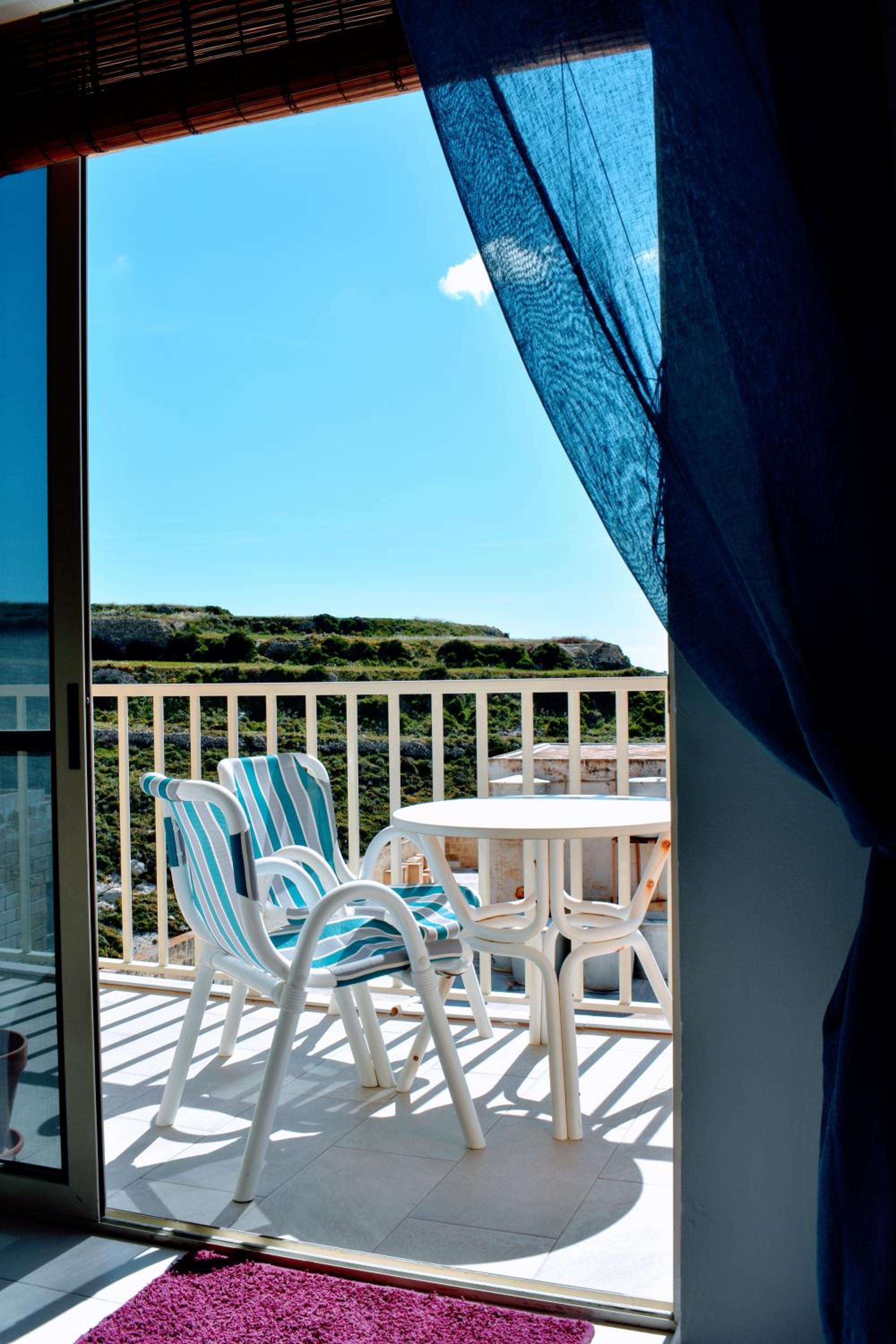 Seaview 2-bedroom Apartment in Xlendi view 2