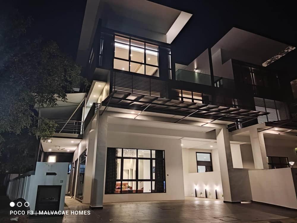 Mawar Villa By Malvacae Homestay Shah Alam photo 4