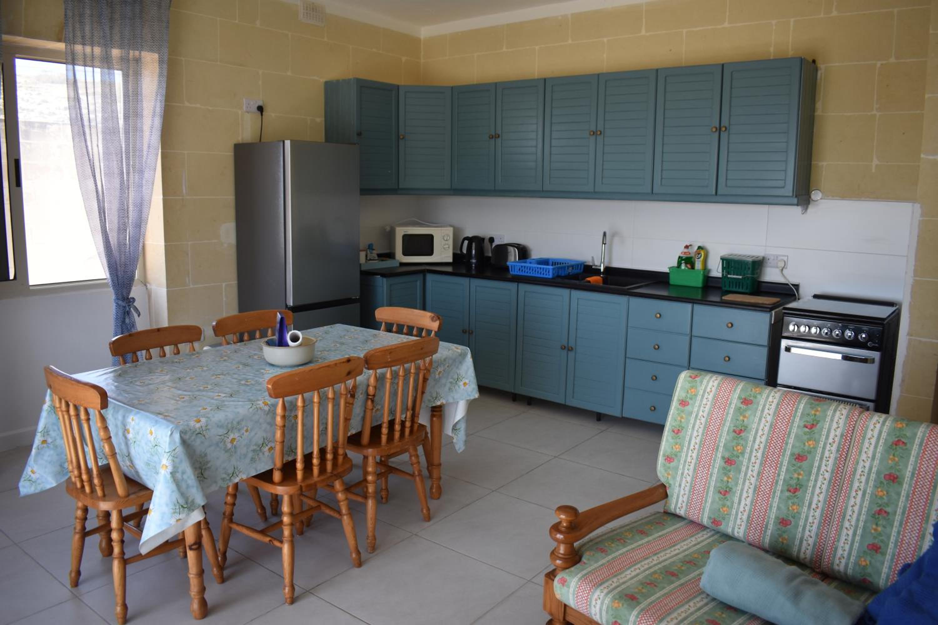 Seaview 2-bedroom Apartment in Xlendi view 4