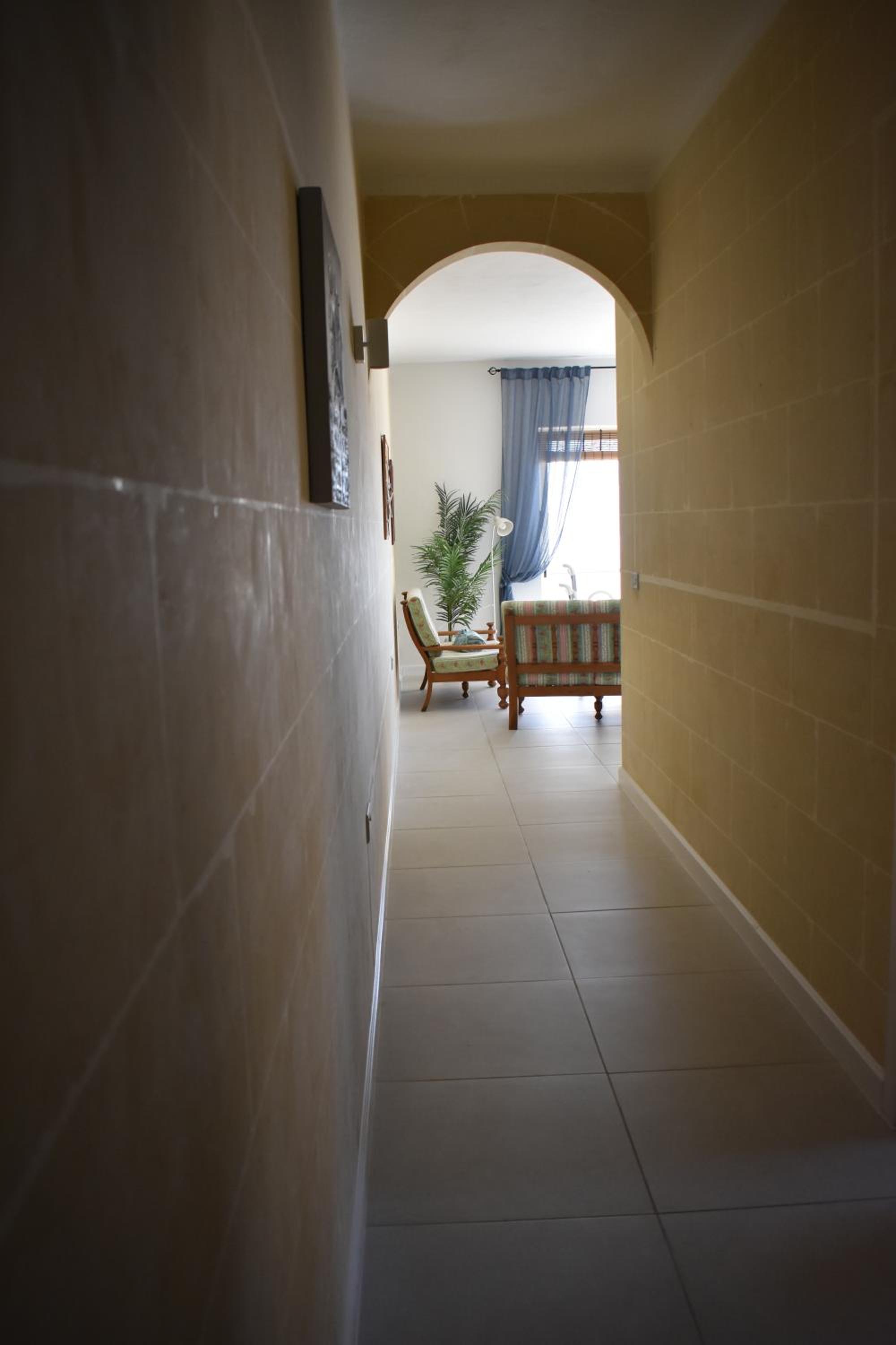 Seaview 2-bedroom Apartment in Xlendi view 5