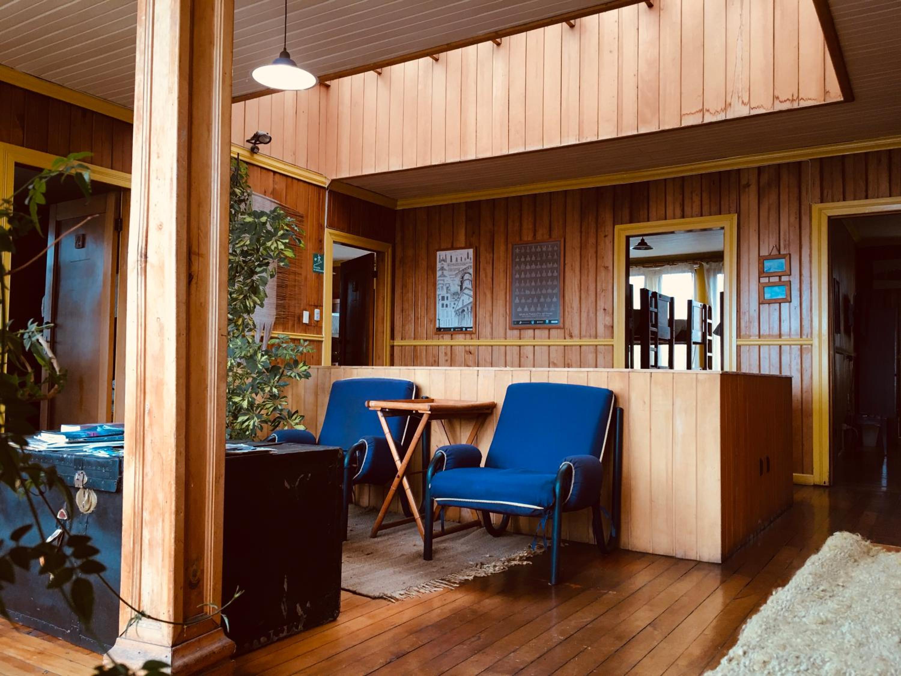 13 Lunas Hostel