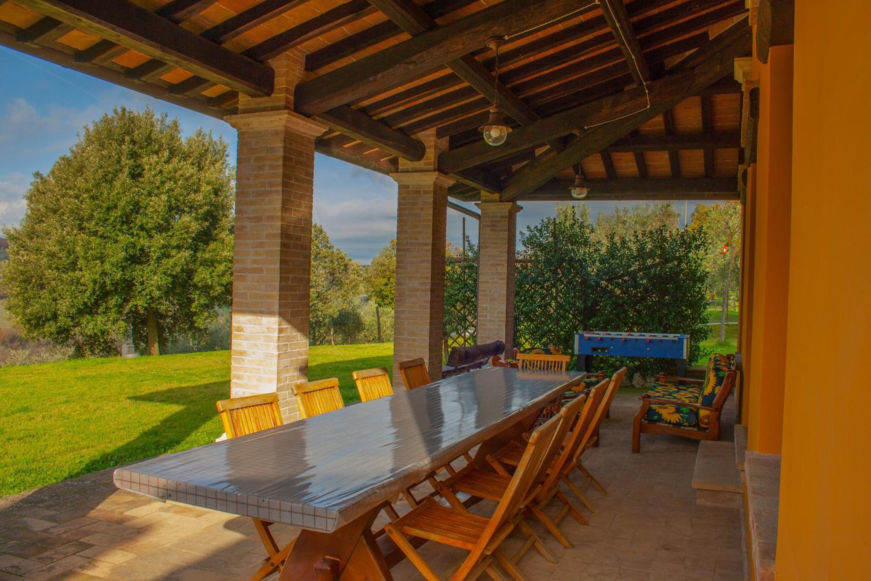 Spacious villa with pool in Montecampano 250 m² view 4