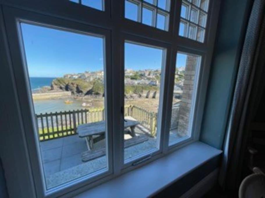 Folly 1, Port Isaac Bay Holidays view 2