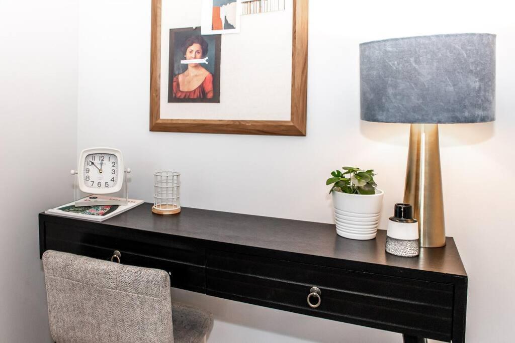 Modern Nordic Escape, 3BR Near WEM & DT, AirCon & Fireplace, Wifi, Sleeps 6!
