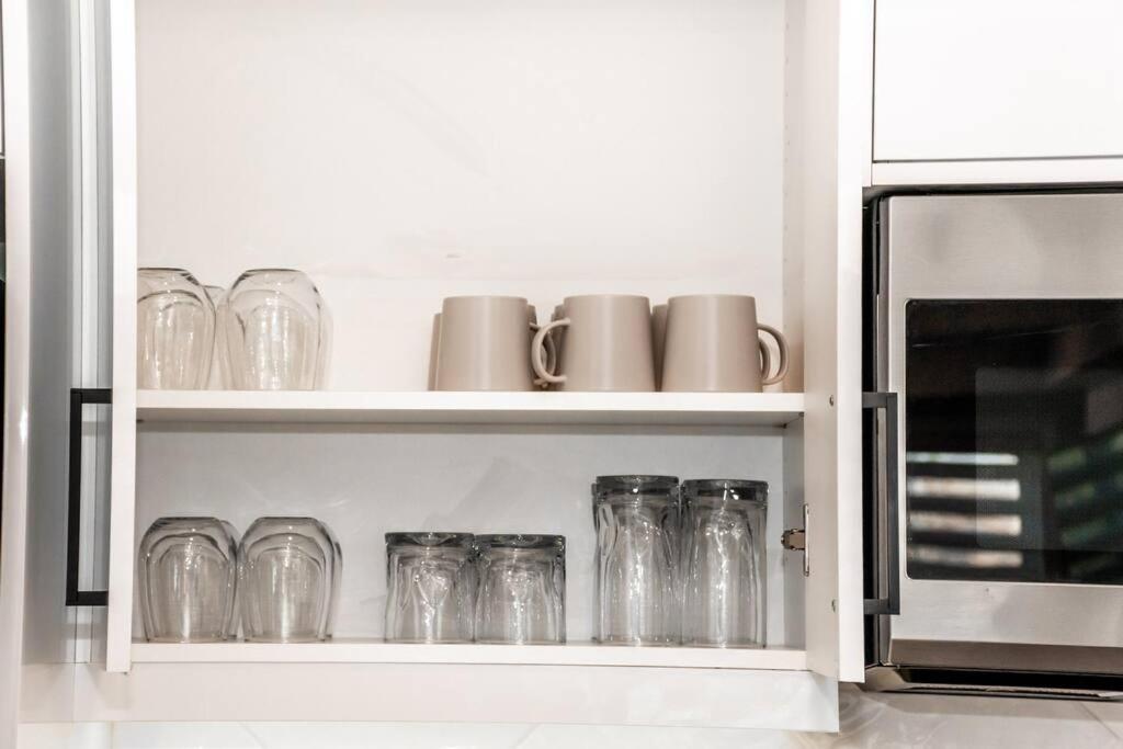 Modern Nordic Escape, 3BR Near WEM & DT, AirCon & Fireplace, Wifi, Sleeps 6!