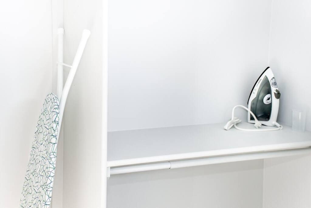 Modern Nordic Escape, 3BR Near WEM & DT, AirCon & Fireplace, Wifi, Sleeps 6!