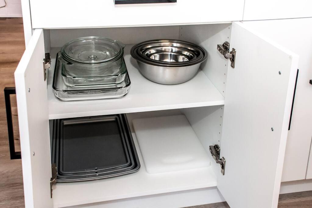 Modern Nordic Escape, 3BR Near WEM & DT, AirCon & Fireplace, Wifi, Sleeps 6!