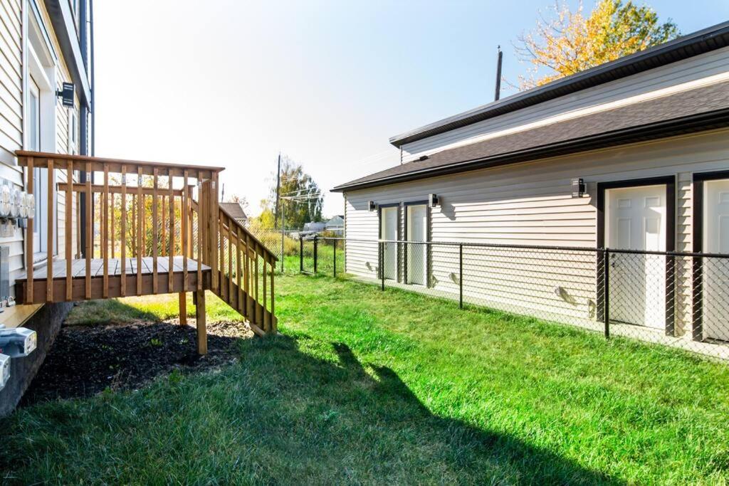 Modern Nordic Escape, 3BR Near WEM & DT, AirCon & Fireplace, Wifi, Sleeps 6!