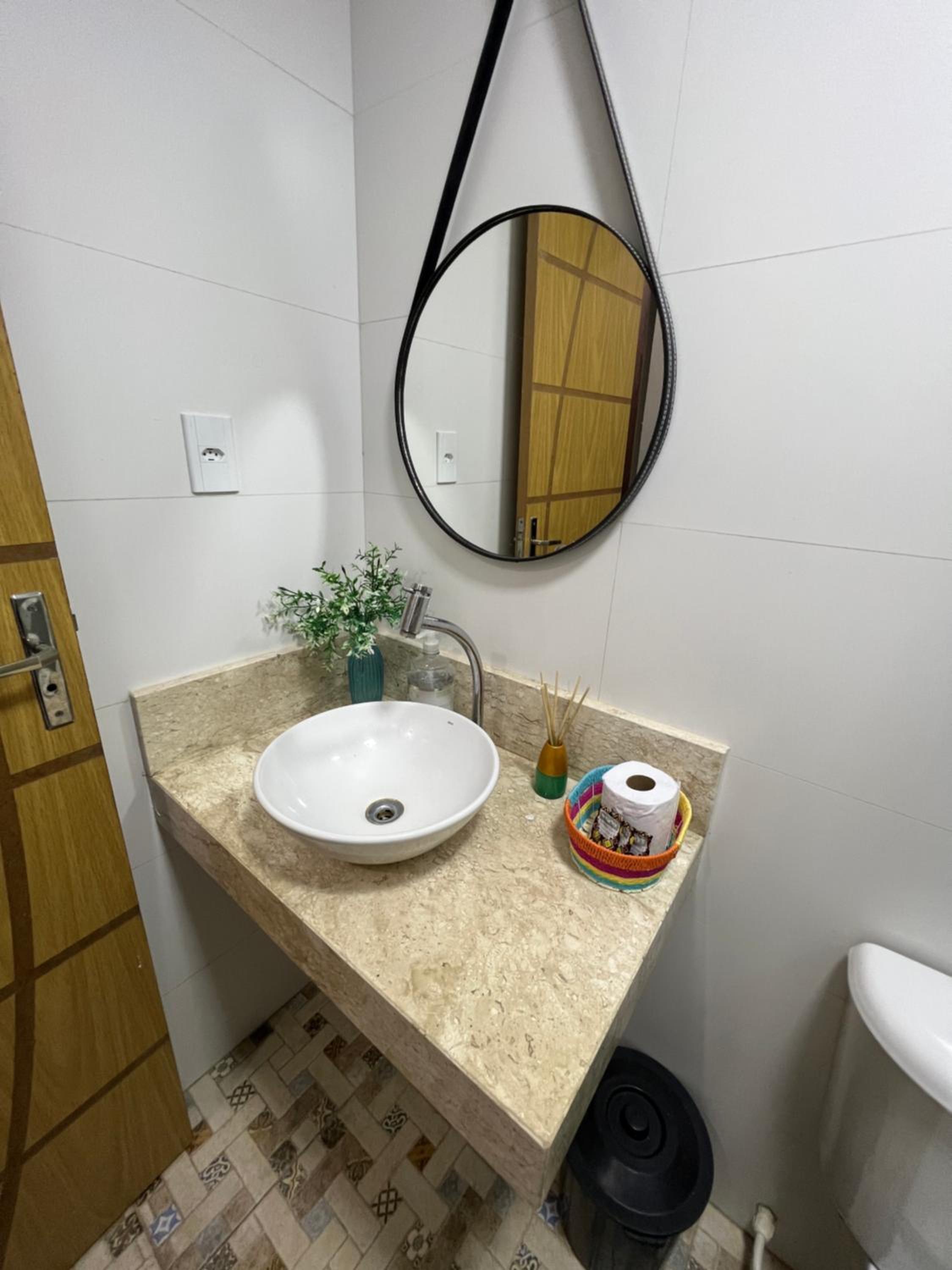 Casa em Condomínio agradável com fundo pro rio