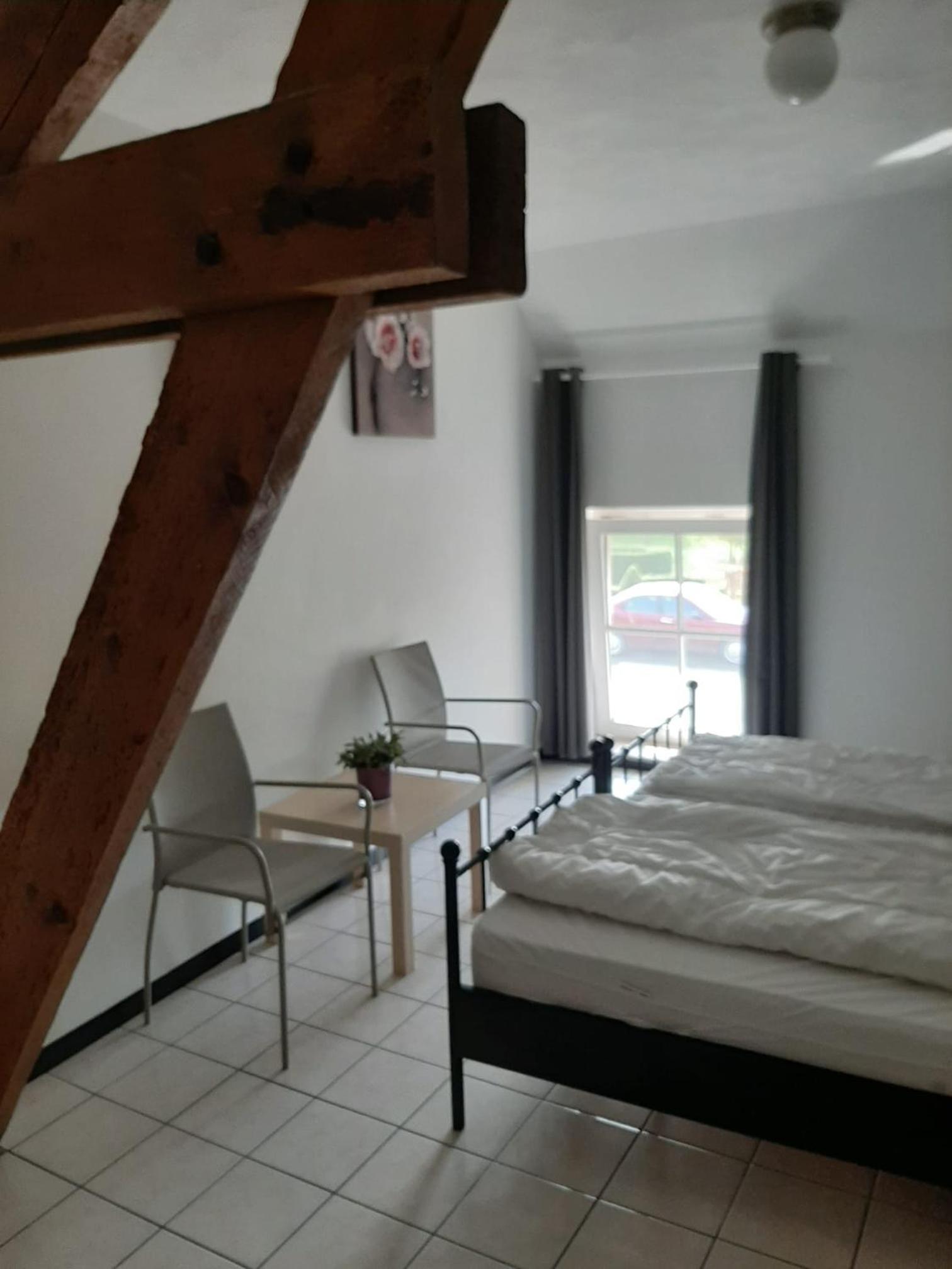 Photo 33