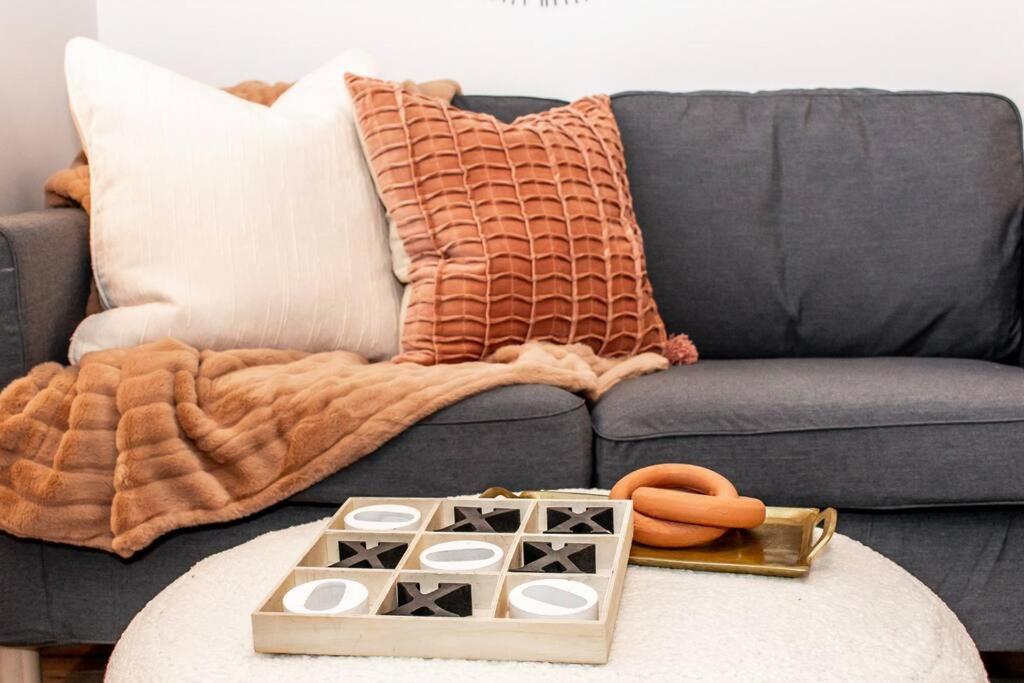Cozy Nordic Utopia, Bsmt Suite near WEM & DT, King Bed, WiFi