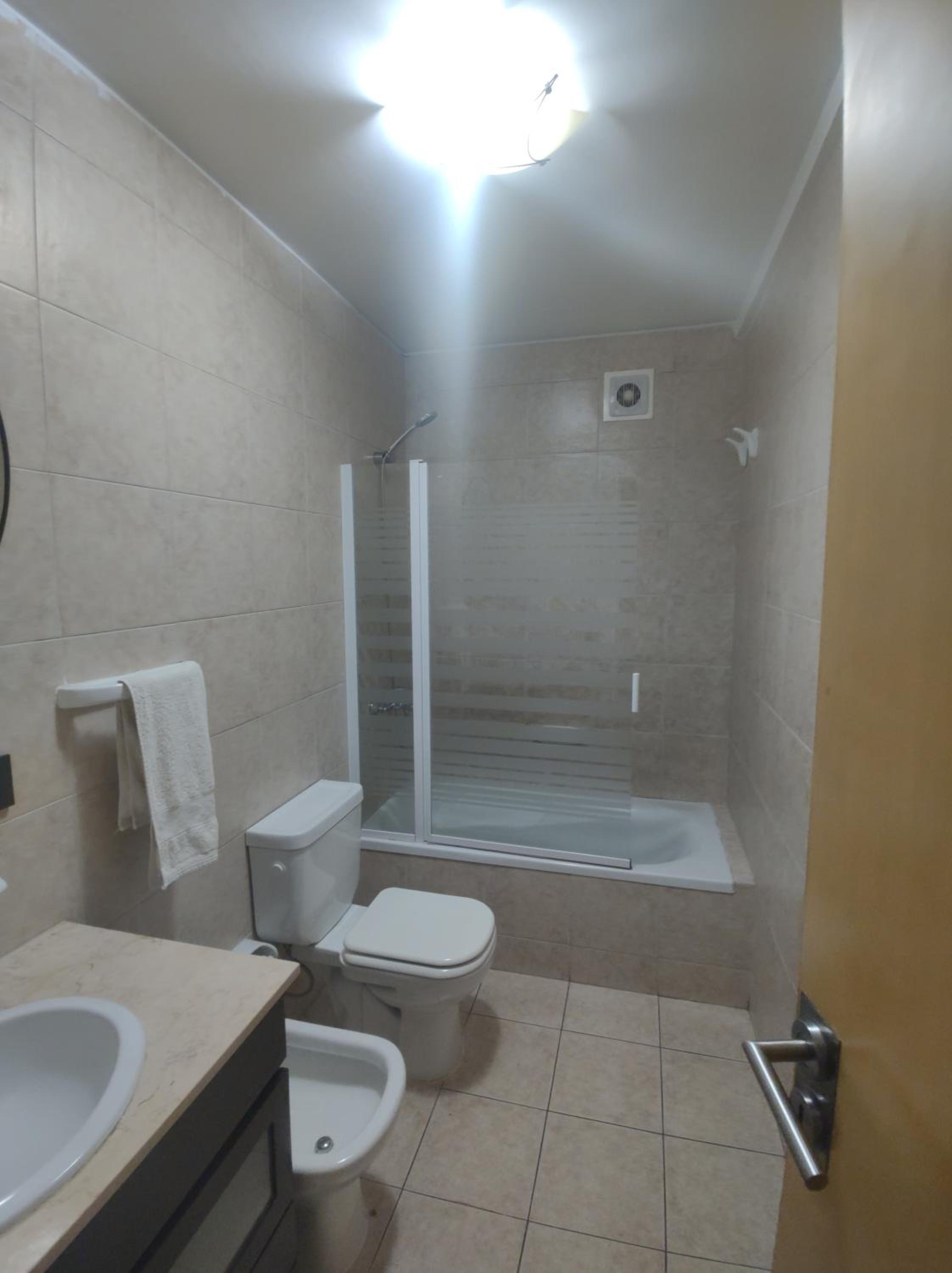 Departamento de 2 dormitorios todos los servicios incluidos aire acondicionado en todos los ambientes TV WiFi excelente ubicación INCLUYE cochera