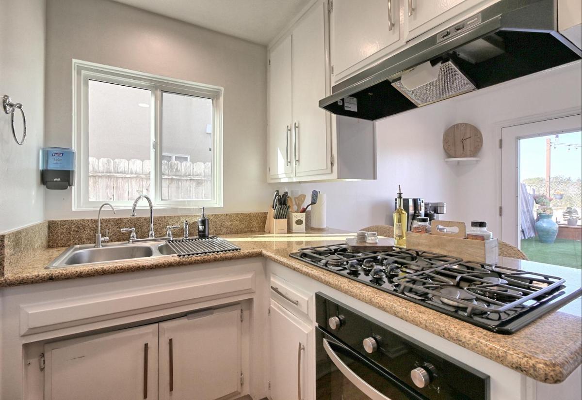 Quaint 2 bed/1 bath unit located in The Dunes view 4