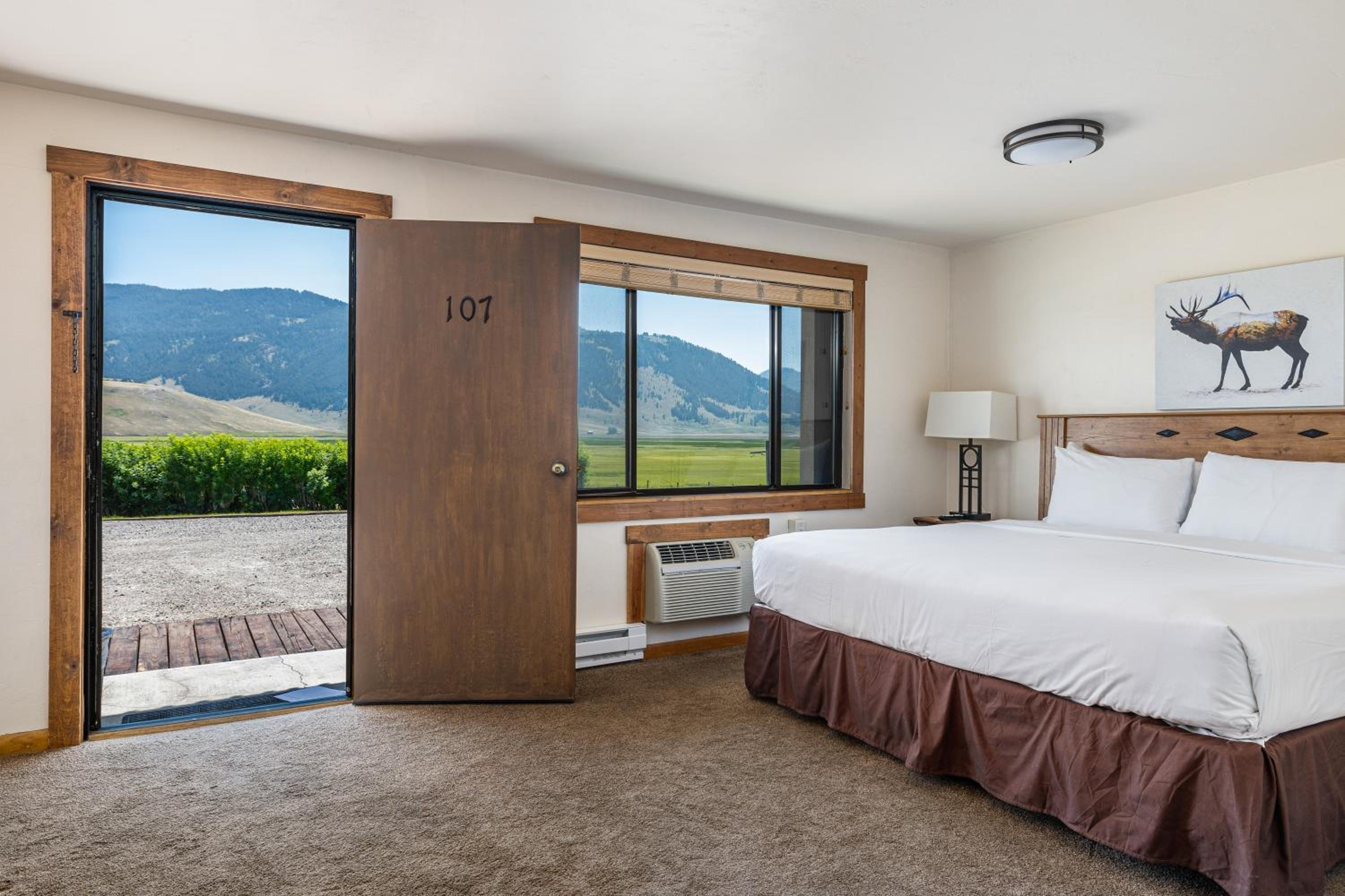 Elk Refuge Inn