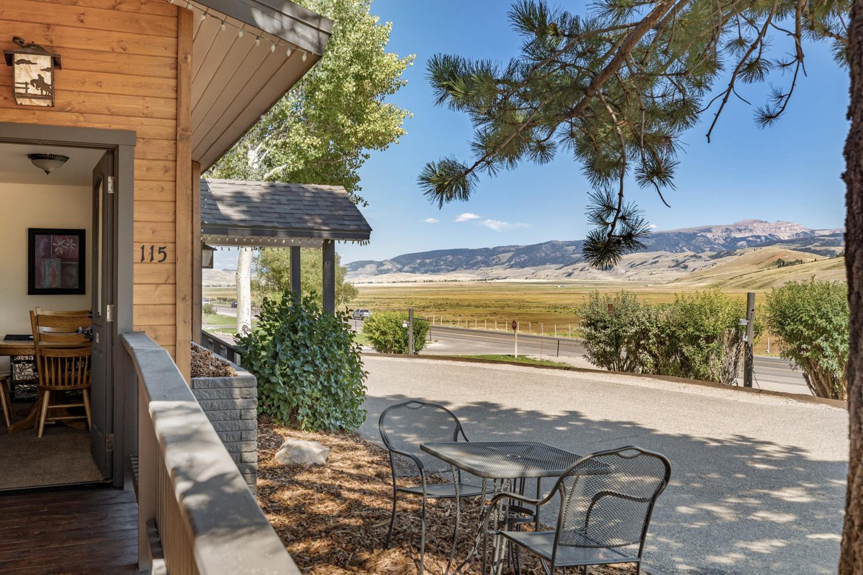 Elk Refuge Inn