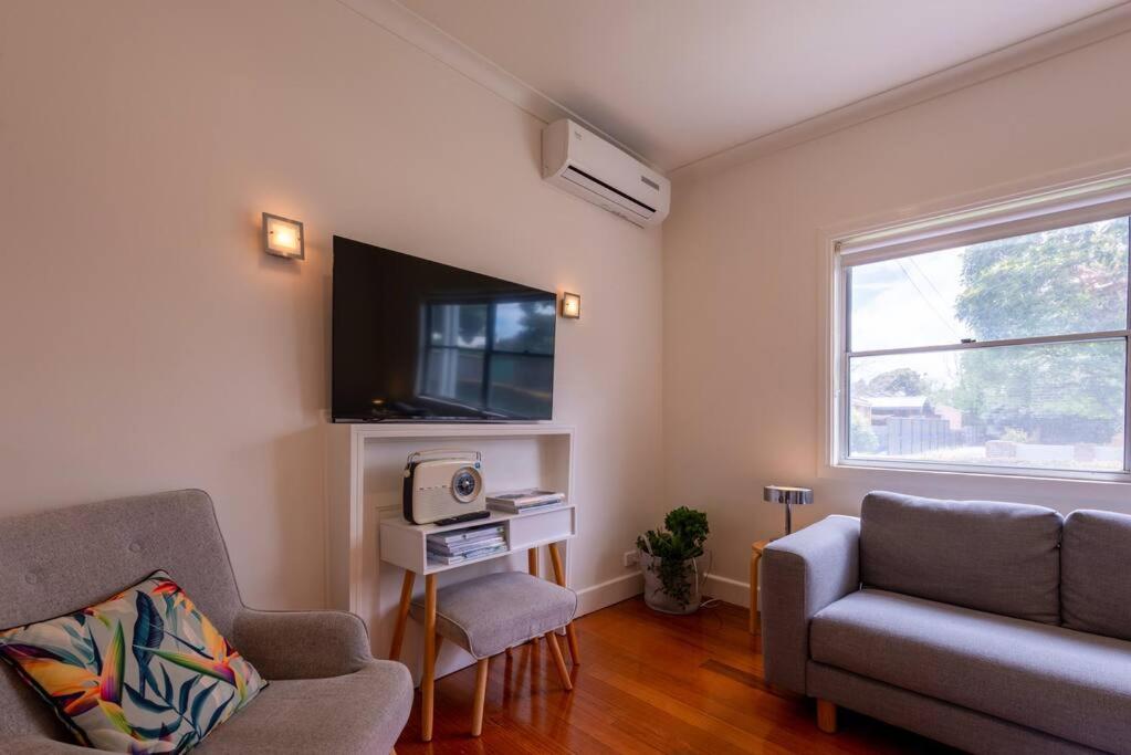 Campbells Cottage by Ready Set Host