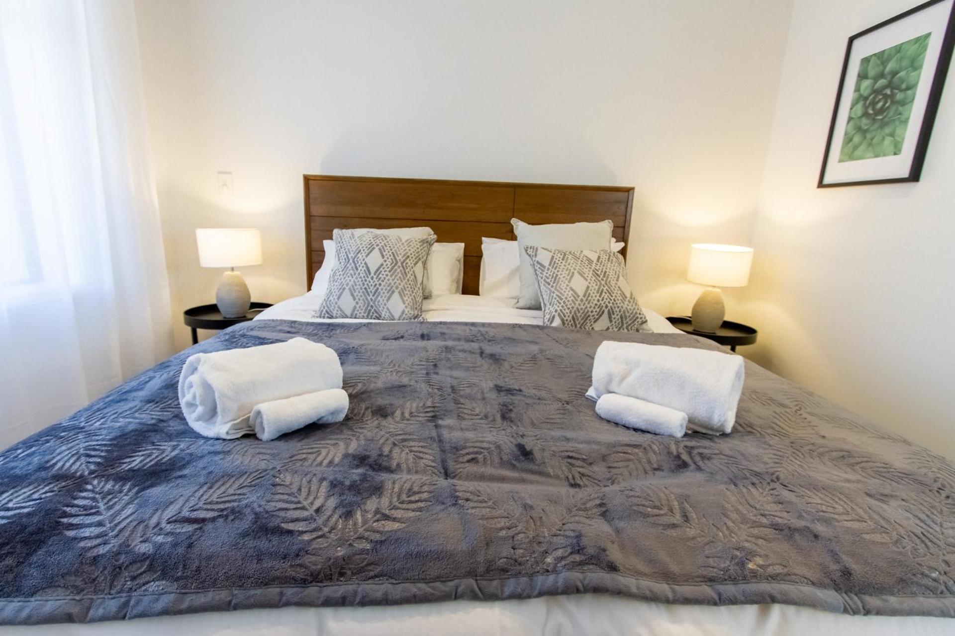 A touch of Luxury in Chch CBD with Free Carpark view 3
