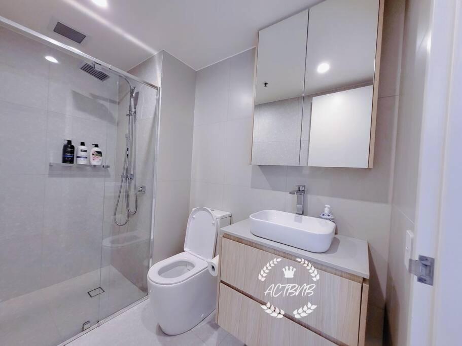 CBD High level City View 1BR Apt Free parking