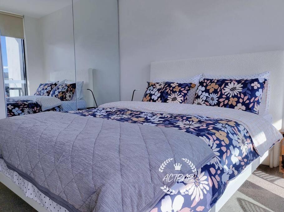 CBD High level City View 1BR Apt Free parking