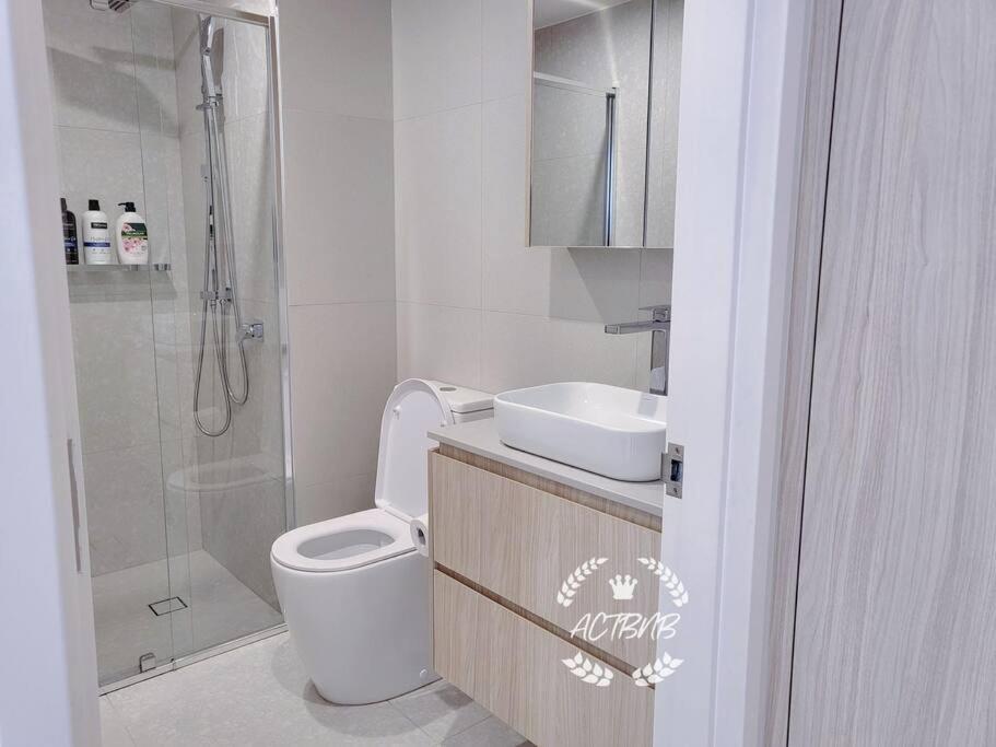 CBD High level City View 1BR Apt Free parking