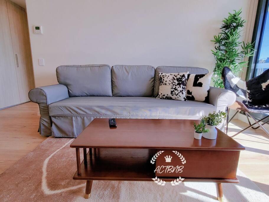 CBD High level City View 1BR Apt Free parking
