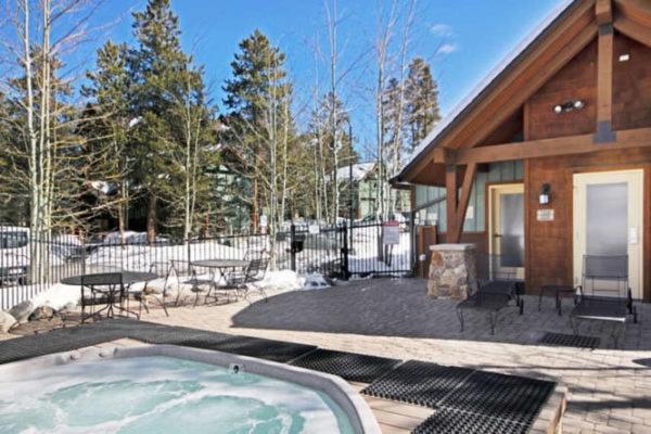 Fun and Relaxation in a Mountain Vacation Getaway home view 5