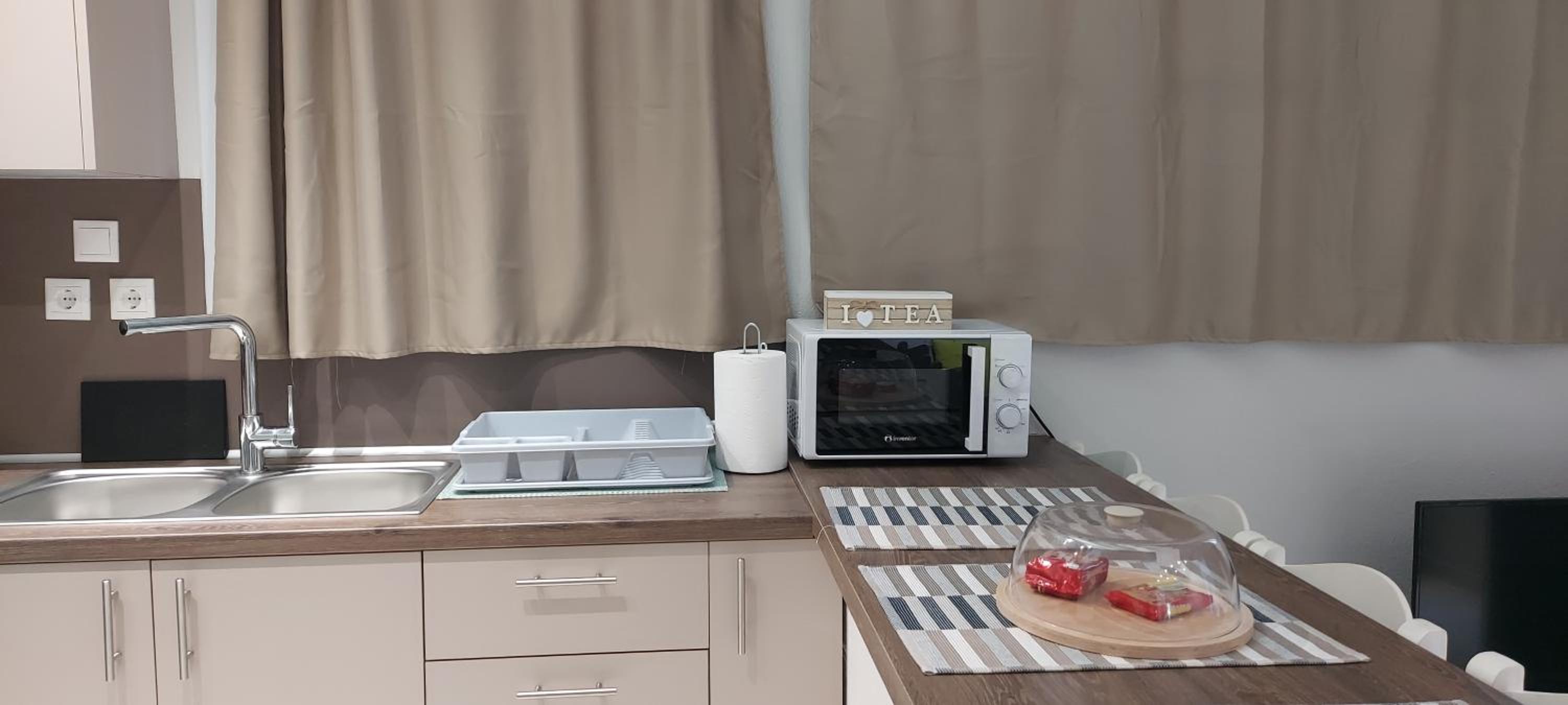 Aphrodite goddess en Artemida — kitchen