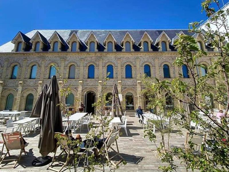 Studio proche plage balcon et parking