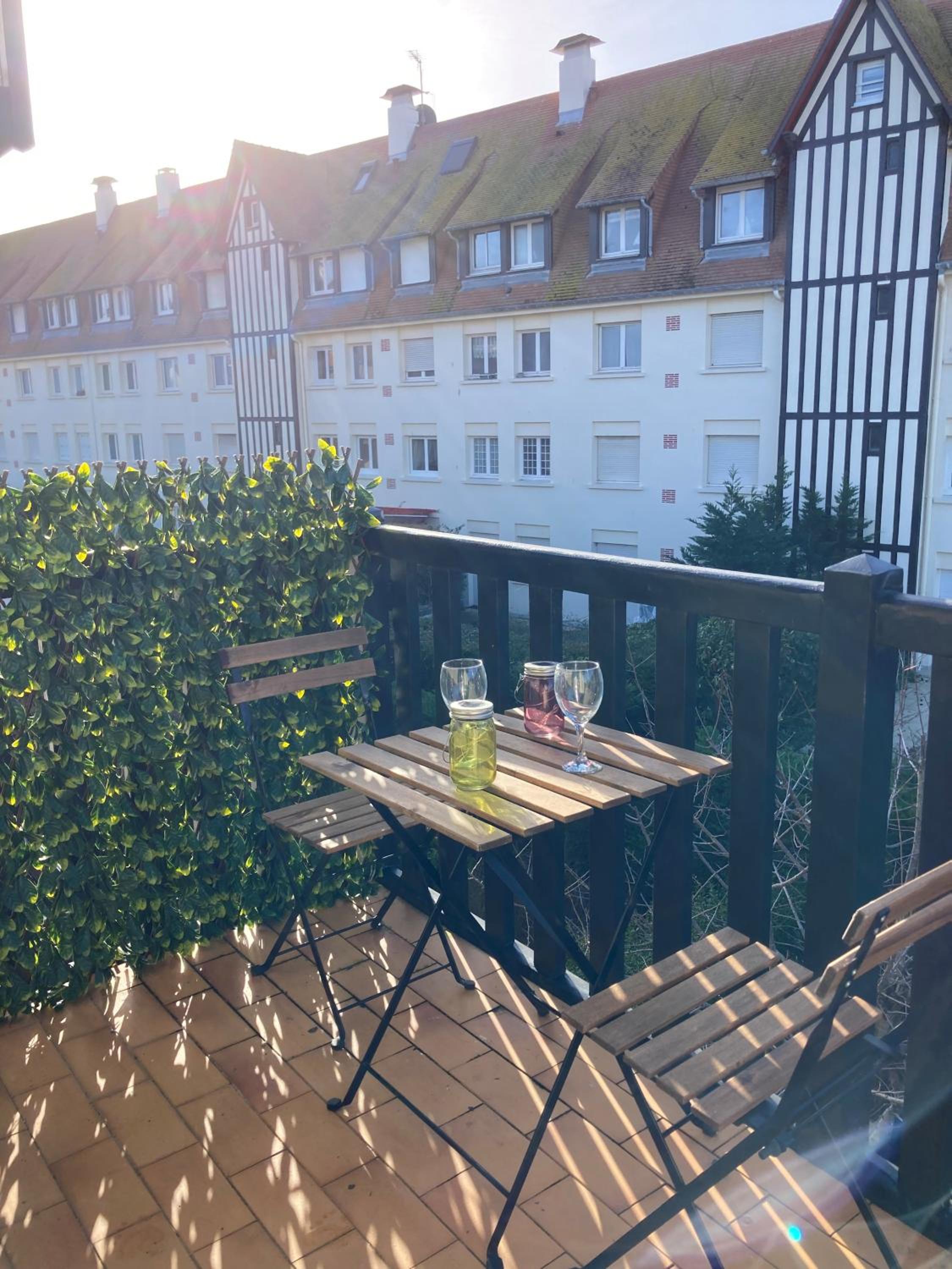 Studio proche plage balcon et parking