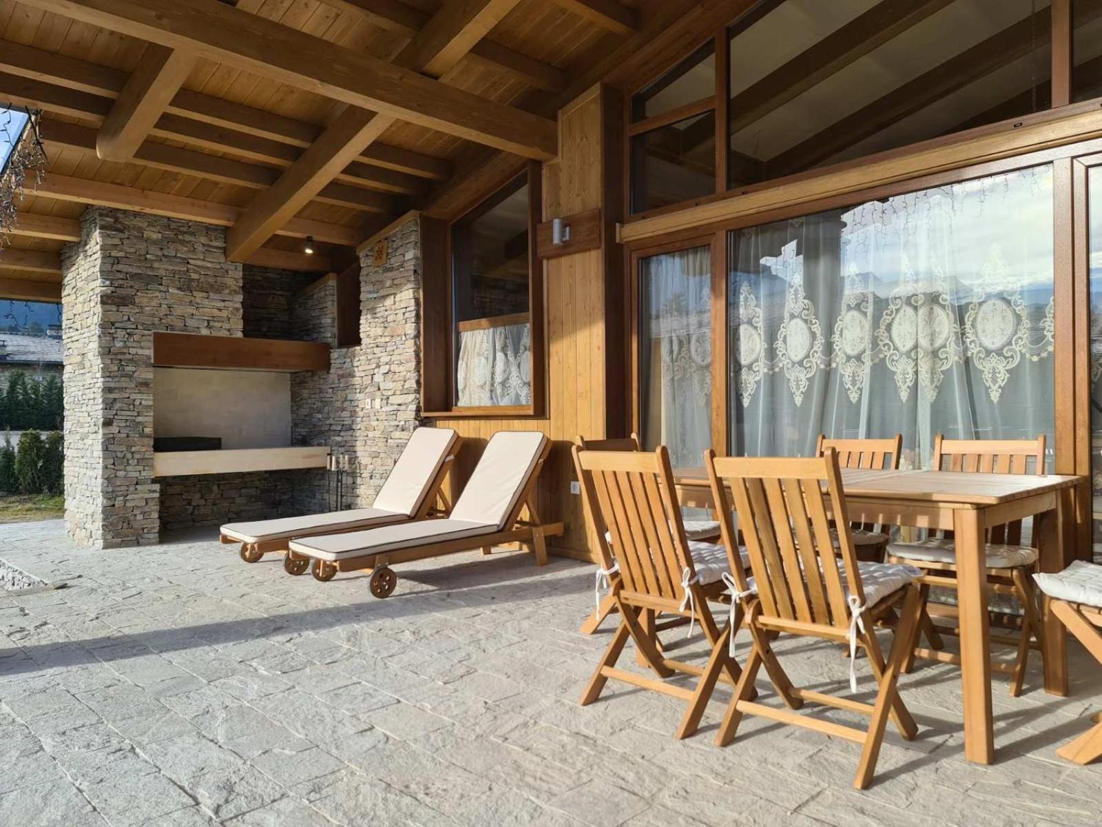 Pirin Golf Villa Compass Property