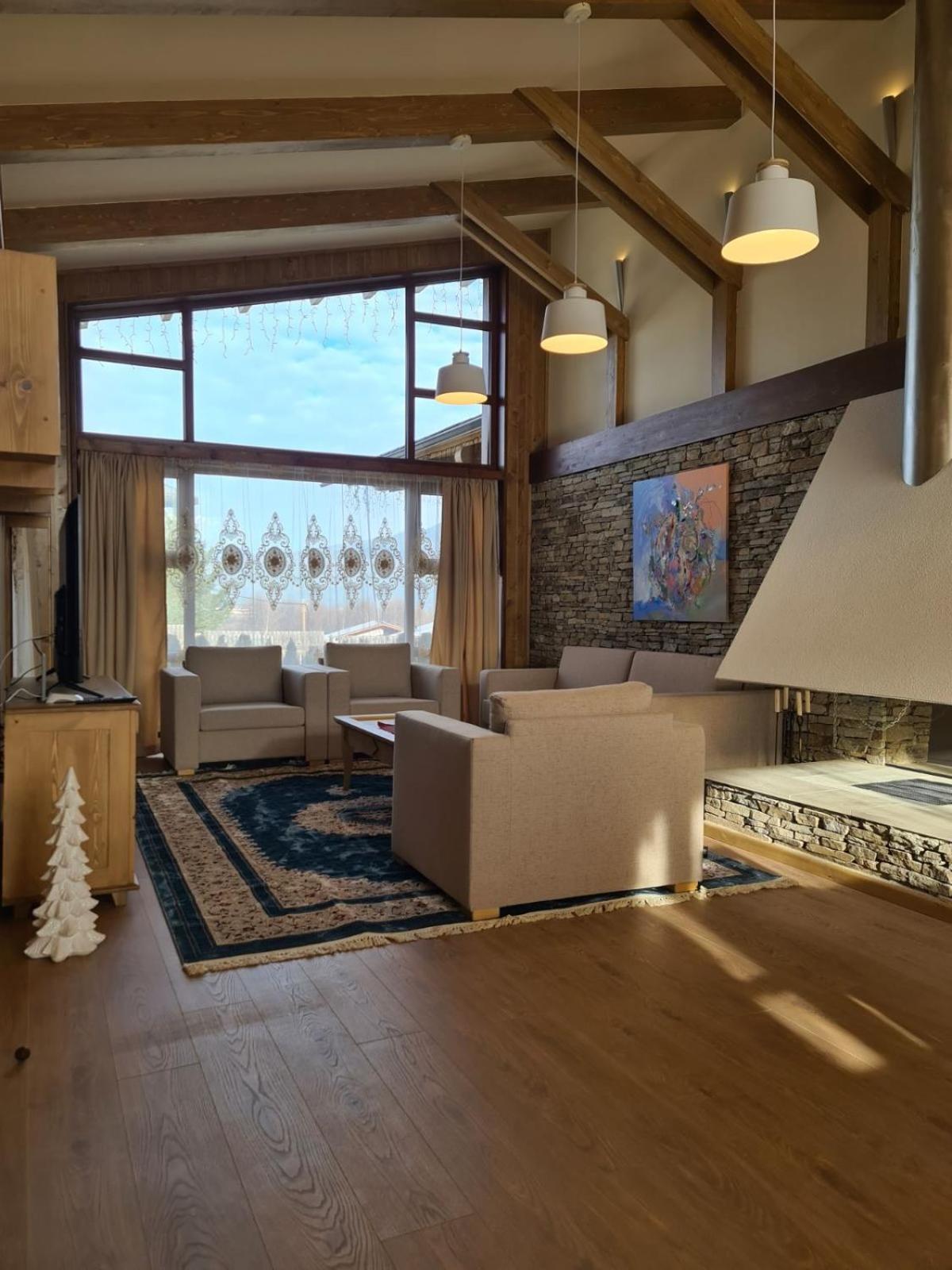 Pirin Golf Villa Compass Property