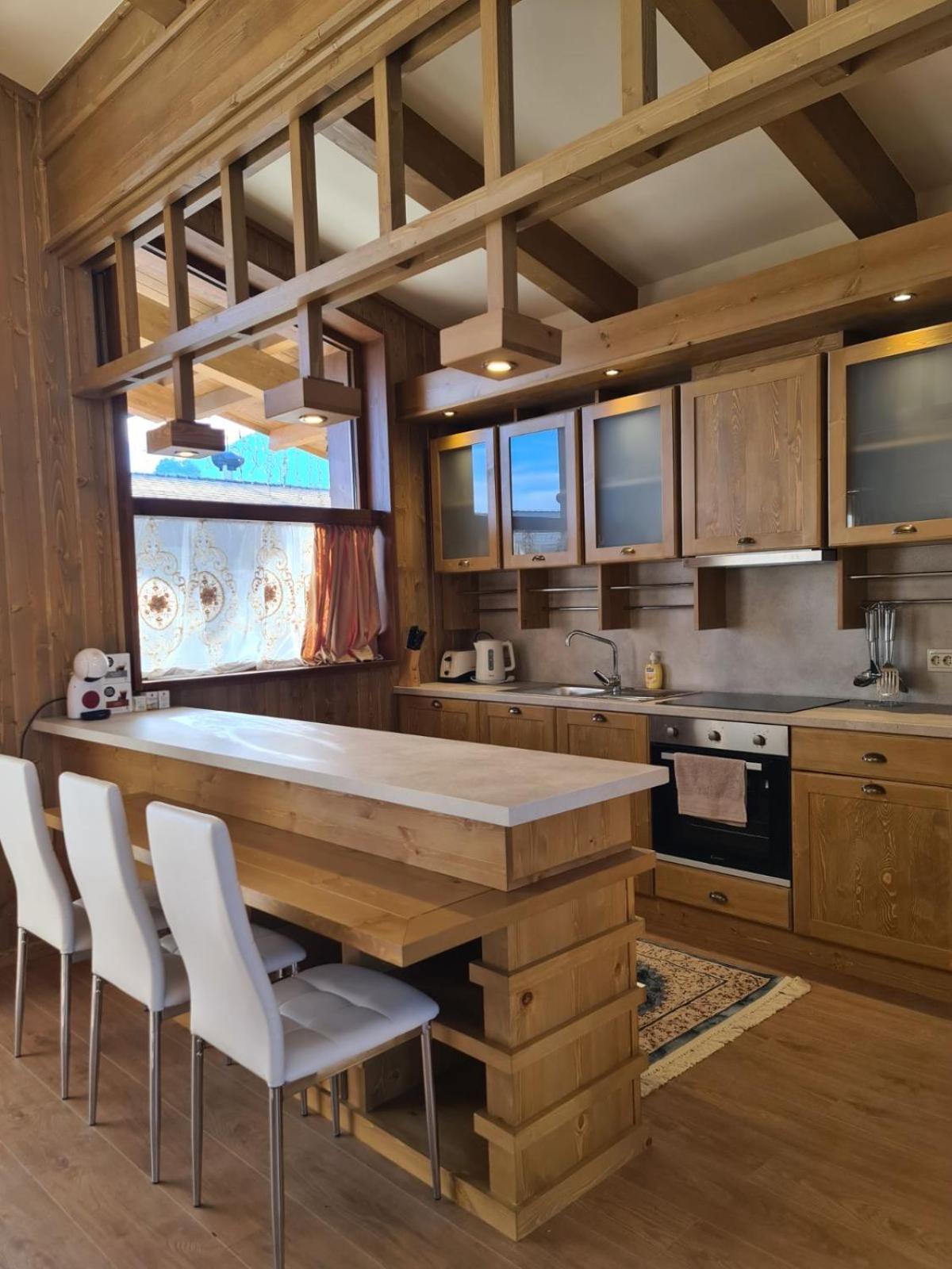 Pirin Golf Villa Compass Property