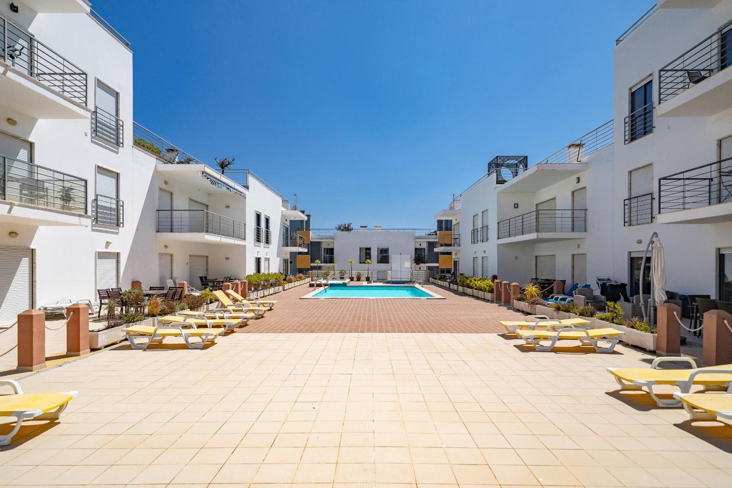 Meia Praia 106 by Destination Algarve view 4