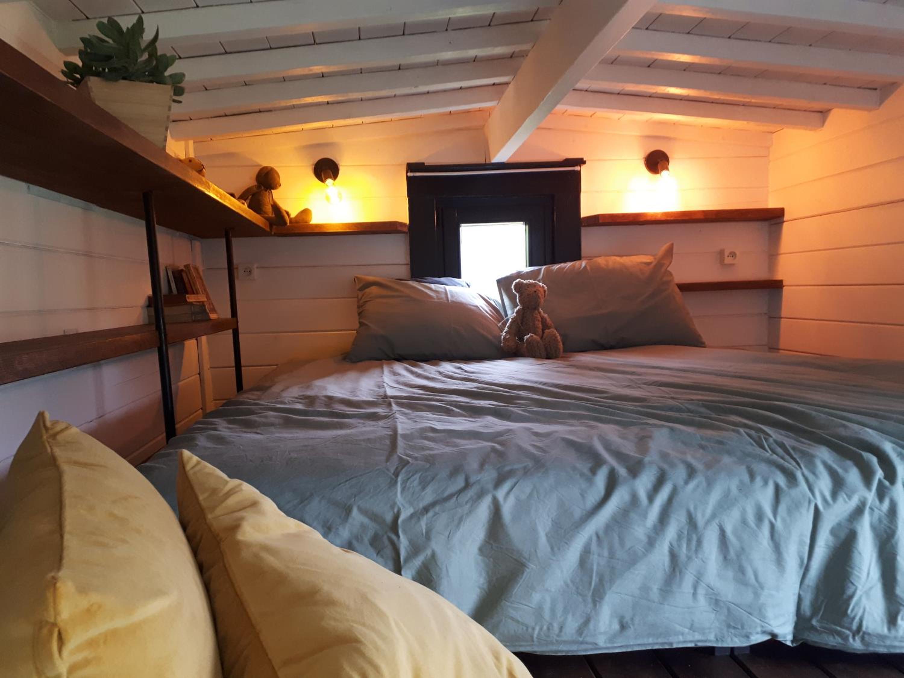 Tiny house, sauna hot tub Gesves Namur Ardennes
