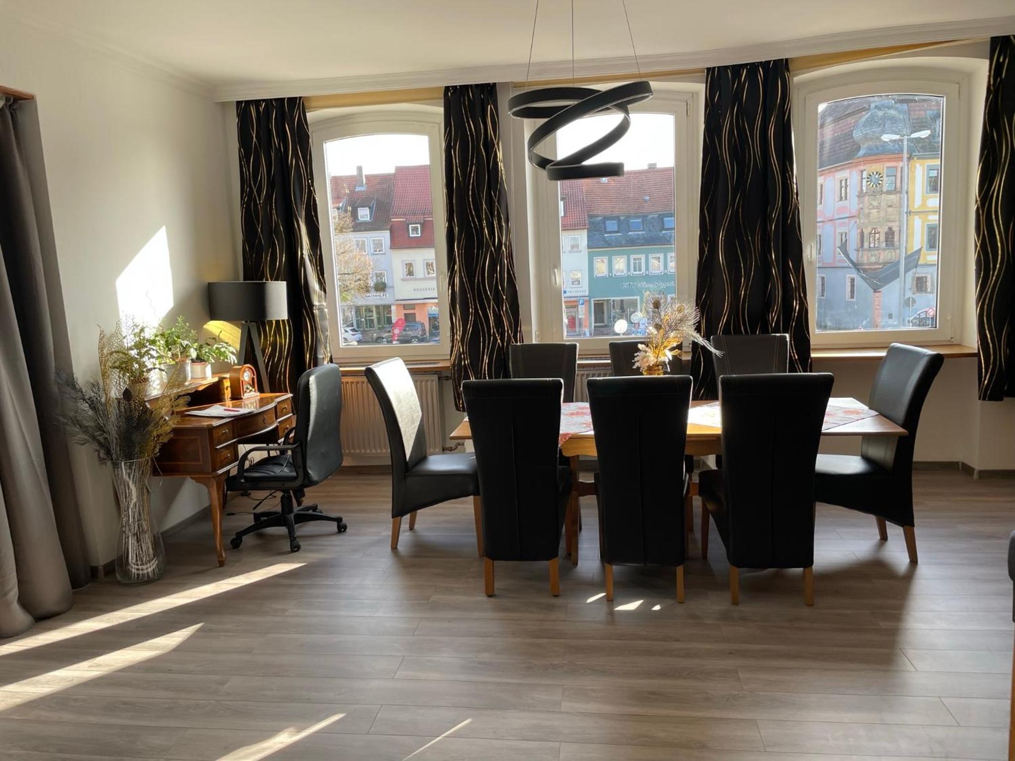 Ferienwohnungen & Apartments Heintz - Ihre Unterkunft am Marktplatz in Bad Königshofen