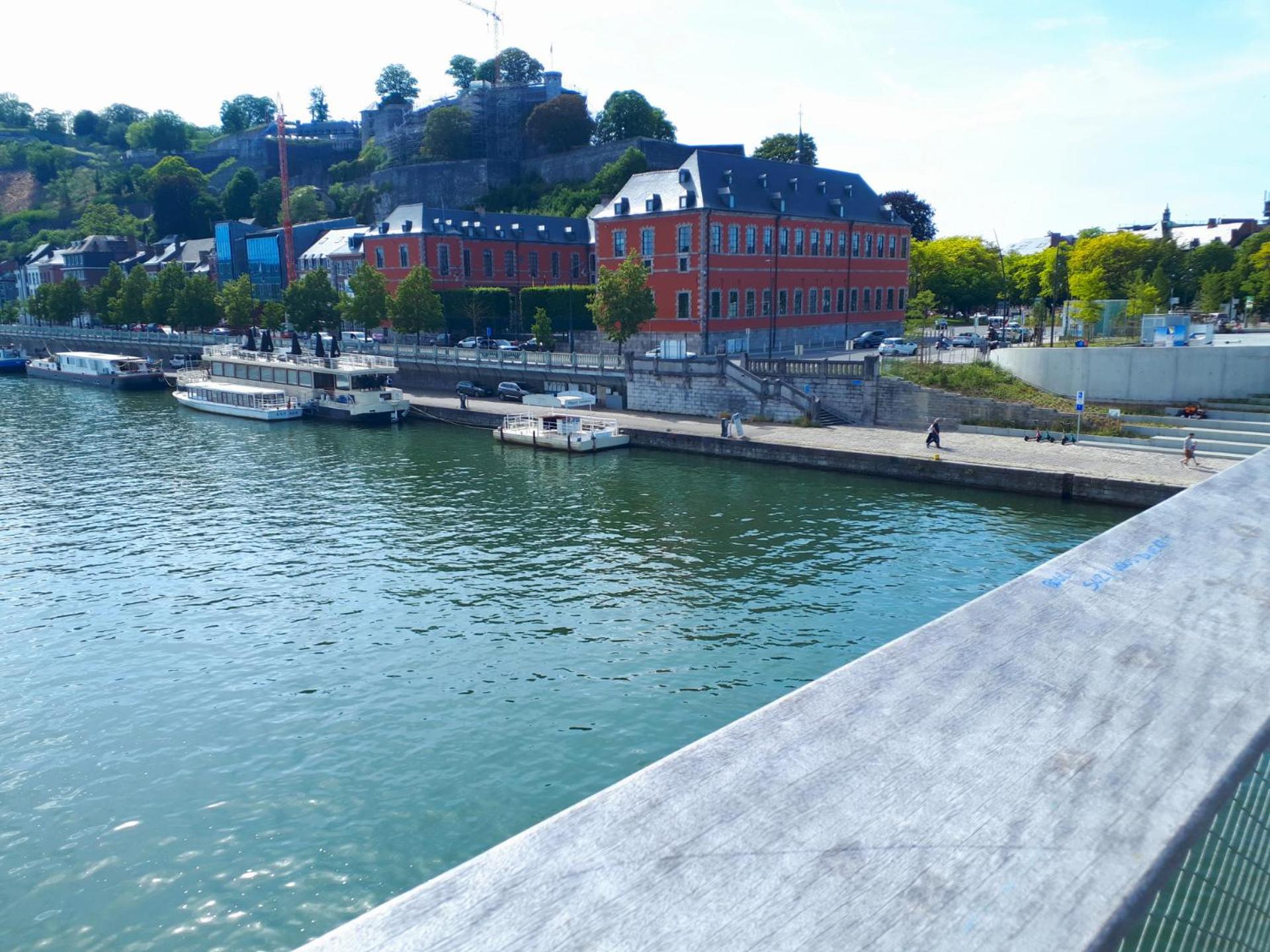 Tiny house, sauna hot tub Gesves Namur Ardennes
