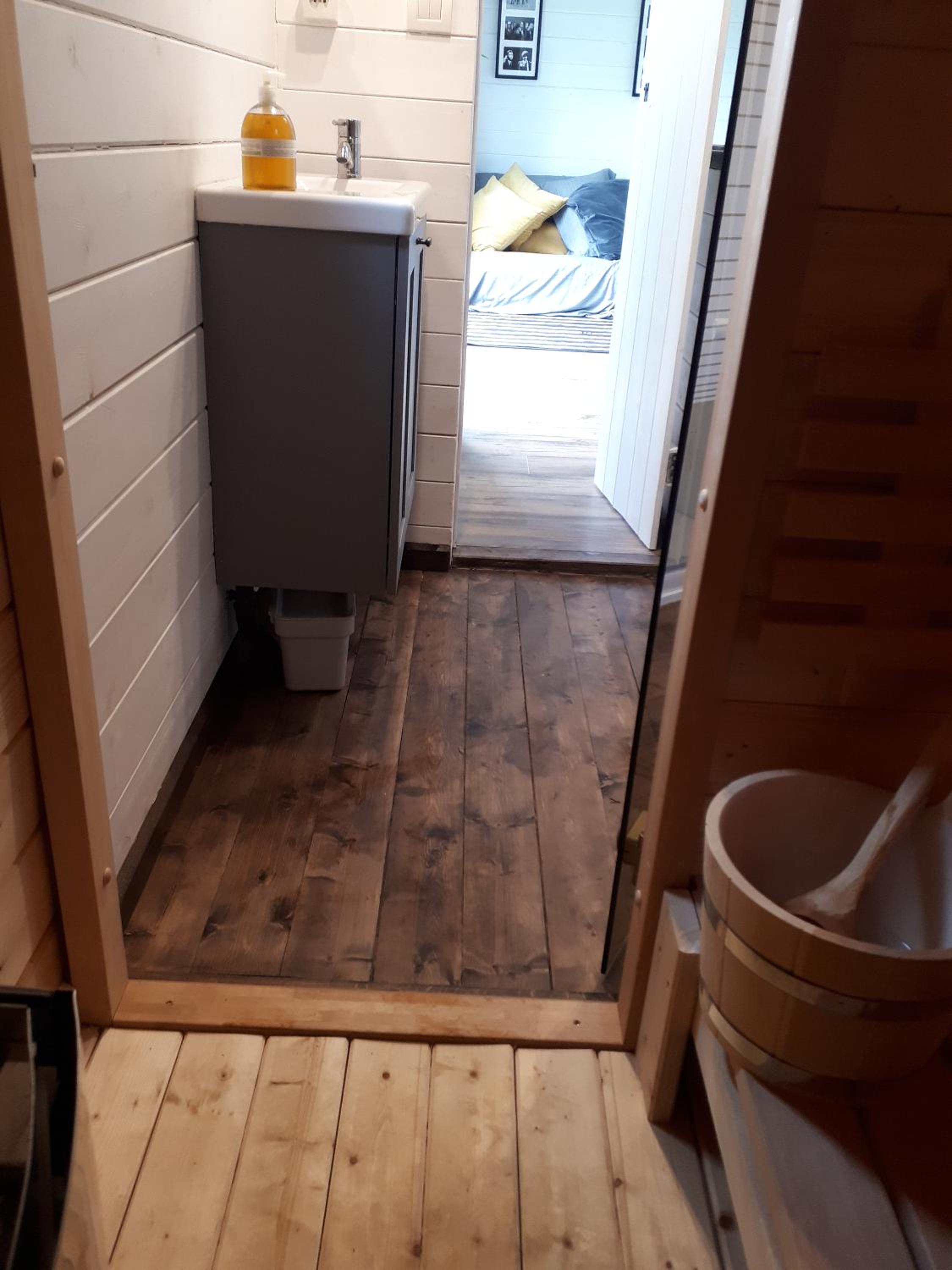Tiny house, sauna hot tub Gesves Namur Ardennes