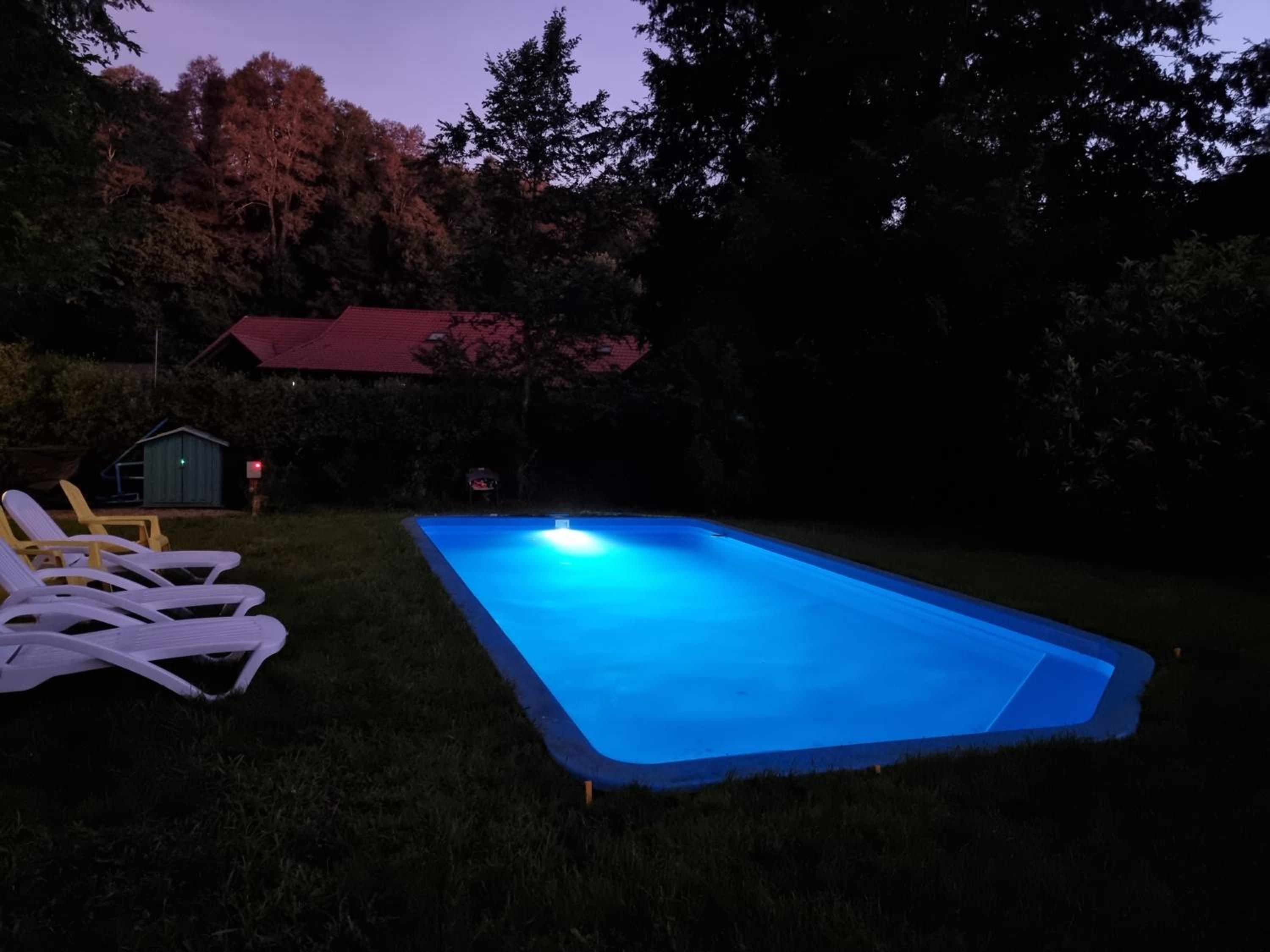 La Casa del Árbol Villarrica Cabañas-Piscina-Tinajas
