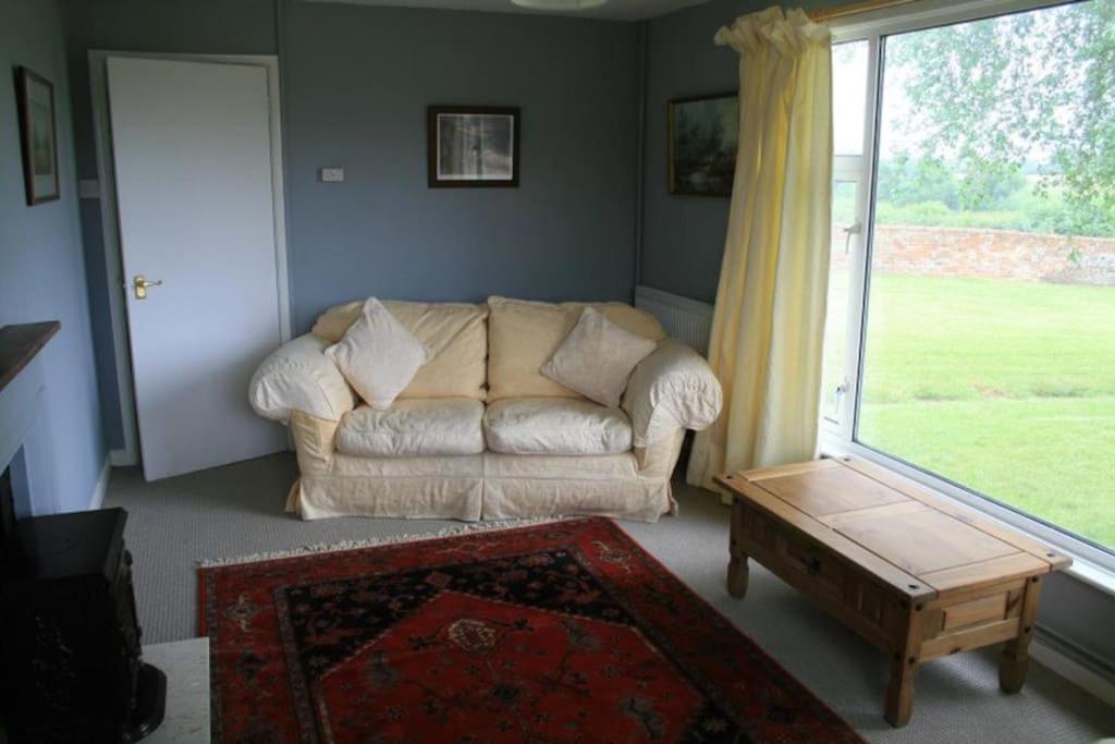 Bungalow in lovely setting.Ten minutes to Longleat view 4
