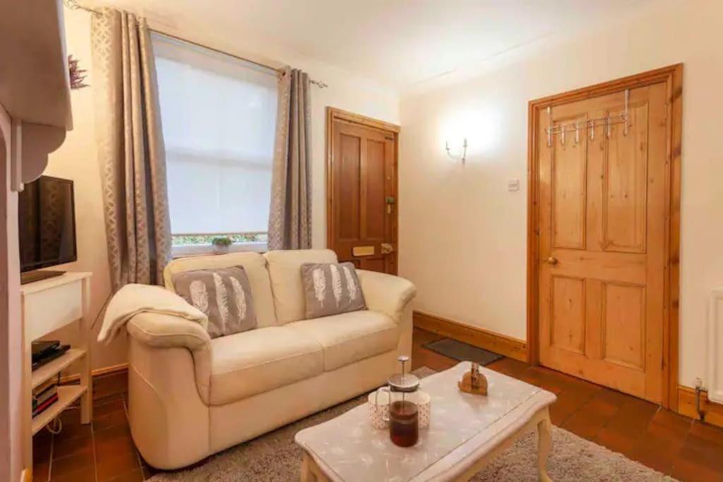 Cosy Heather Cottage